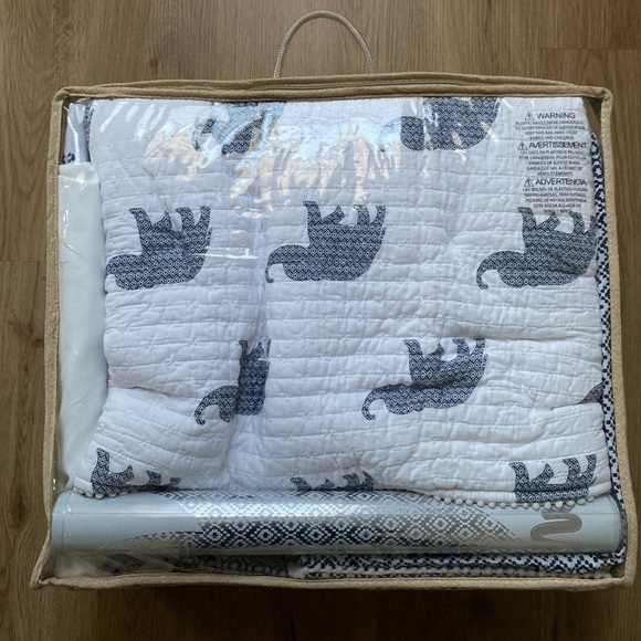 LEVTEX Malawi Elephants 5 piece Crib Bedding Set - Picture 3 of 8